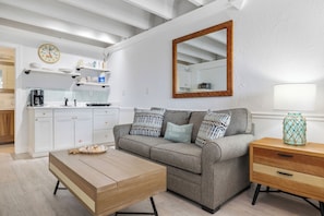 TV - Sea La Vi 202 in Fontainebleau Terrace (Panama City Beach)