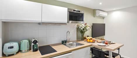 Kühlschrank, Mikrowelle, Geschirrspüler