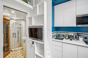 Free toiletries, hair dryer, toilet paper