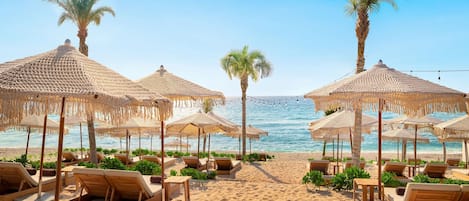 Playa privada en los alrededores y traslado desde/hacia la playa gratis