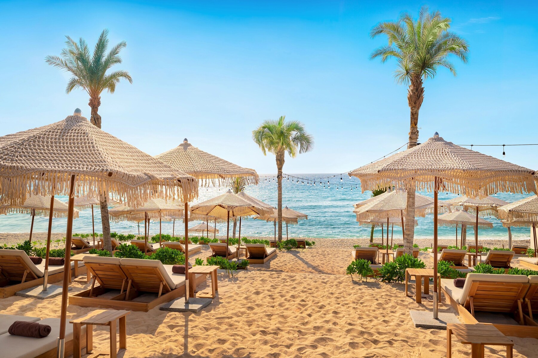 Playa privada en los alrededores y playa de arena blanca 