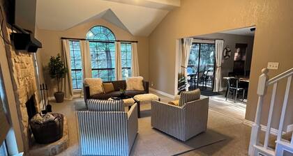 Retreat w/ Hot Tub & Game Room Near Lake Texoma