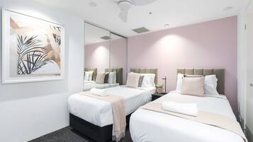 2 habitaciones, decoración personalizada y muebles diferentes