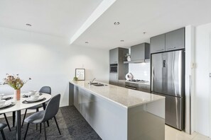 Apartment, 2 Bedrooms, Private Bathroom, River View | Private kitchen