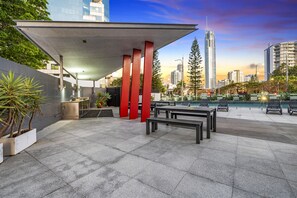 Exterior - Avalon Apartments - Wow Stay (Surfers Paradise)