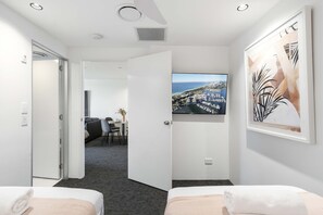 Apartment, 2 Schlafzimmer, eigenes Bad, Flussblick | 2 Schlafzimmer, individuell dekoriert, individuell eingerichtet