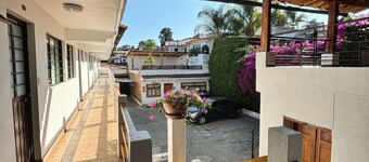 Hotel las bugambilias 