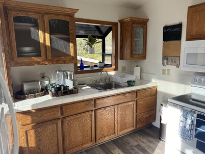 Cottage By The Sea And Trails.  Blocks from the Fiscalini Preserve.