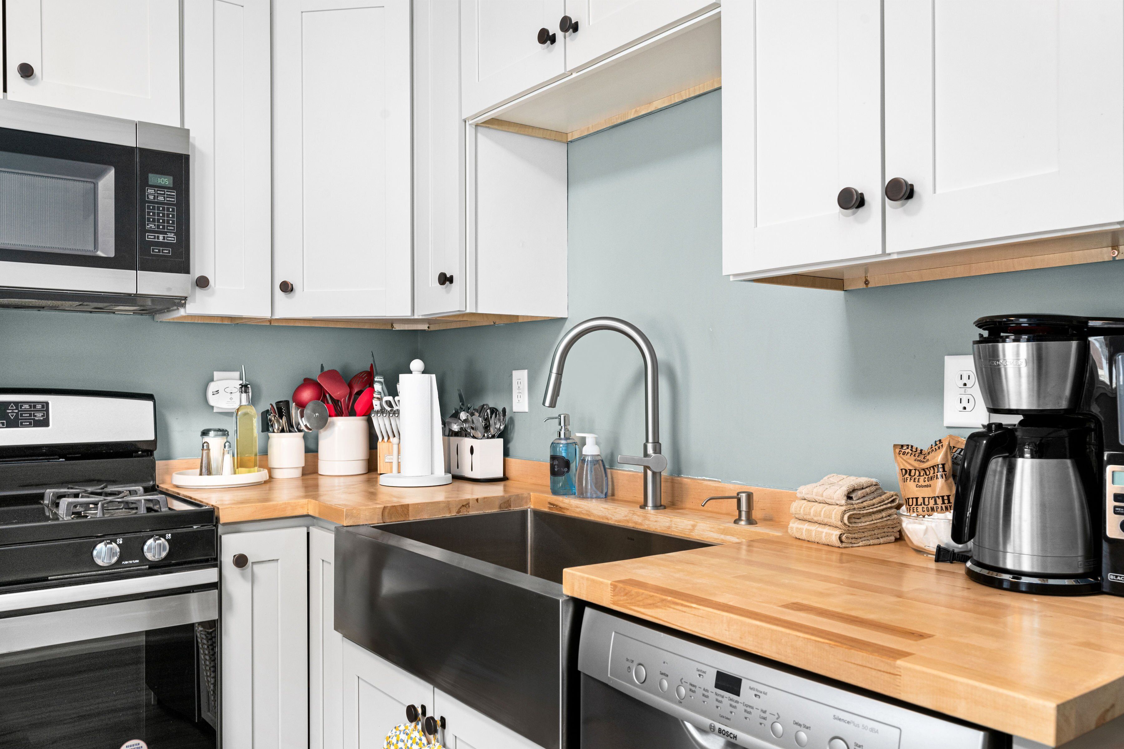 Geladeira, micro-ondas, fogão, cooktop