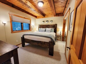 4 bedrooms, iron/ironing board, WiFi, bed sheets - Superior Woods Private Woodland Retreat (Duluth)