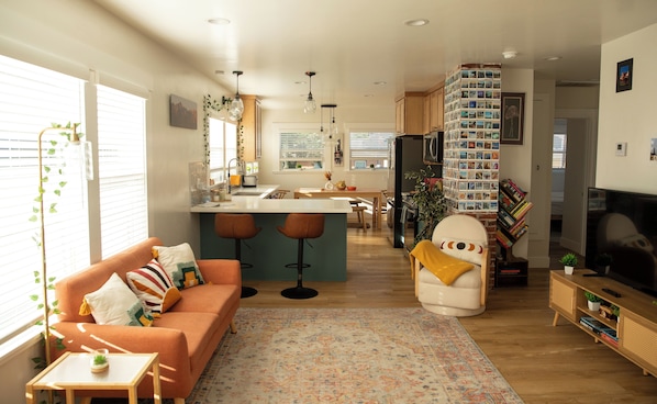 Smart TV, fireplace, table football, ping pong