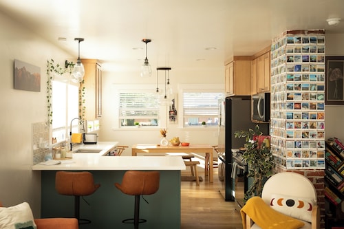 The Biggest Little House in Reno Midtown! Cozy Home Theatre  & Backyard BBQ