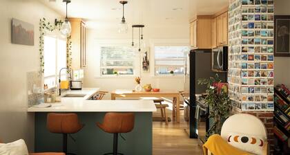 The Biggest Little House in Reno Midtown! Cozy Home Theatre & Backyard BBQ