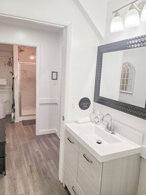 Assecador de cabells, tovalloles, sabó i xampú