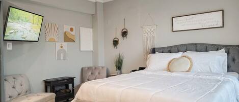 1 bedroom, desk, free WiFi, bed sheets