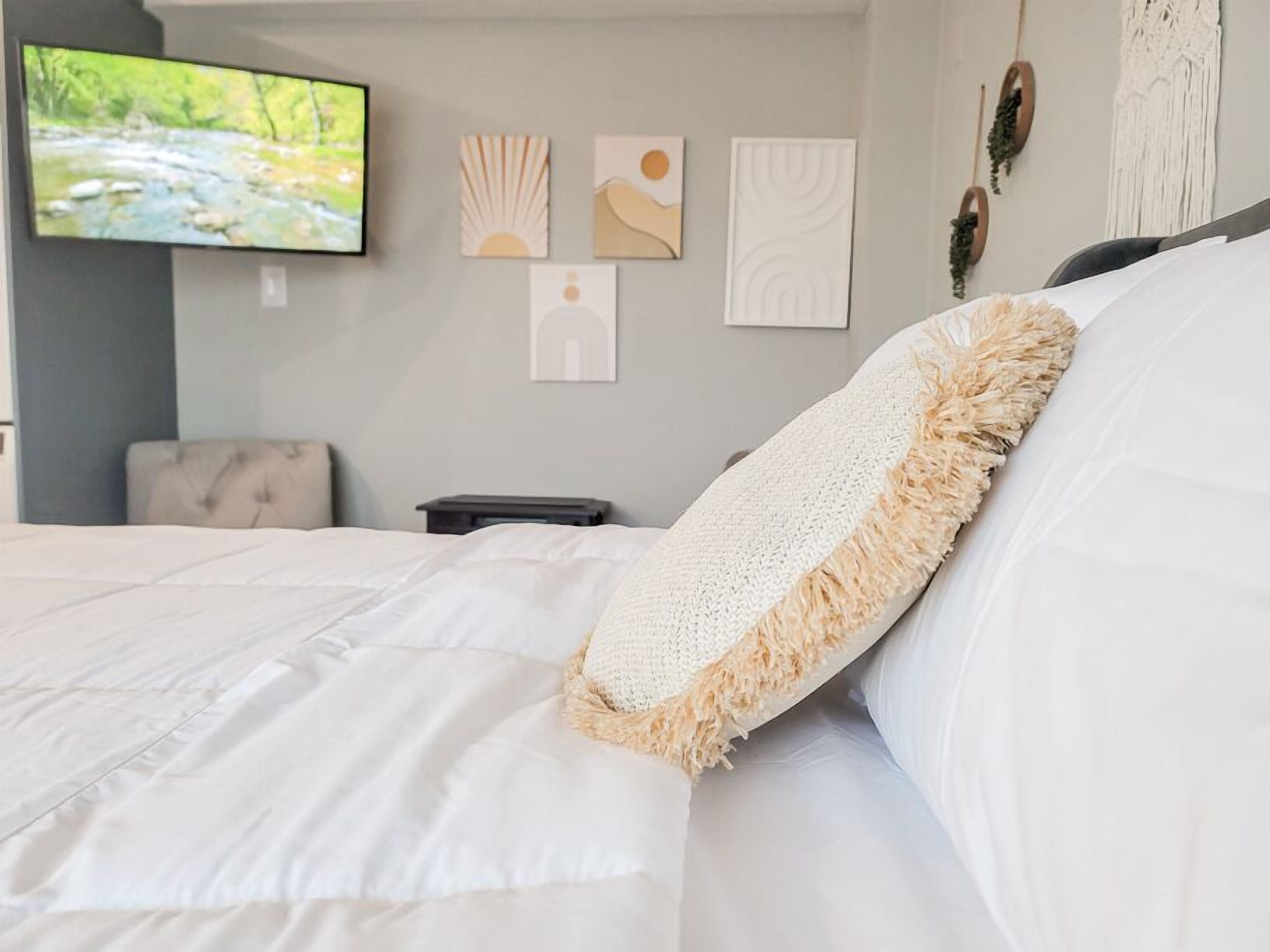 1 bedroom, desk, free WiFi, bed sheets