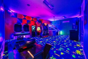 Interior - Wonderfull World Bowling Alley Home, Orlando Mansion 6228 (Orlando)