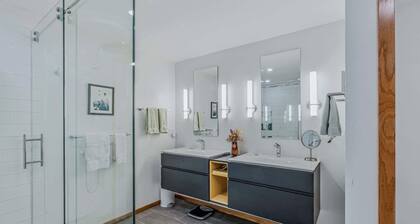 Sauna, Close to Club - Gracious Dartmouth Place 9B