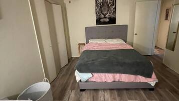 1 chambre, fer et planche Ă repasser, Wi-Fi, draps fournis