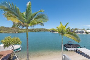 On the beach - Riverside Gem, Noosa Heads (Noosa Heads)