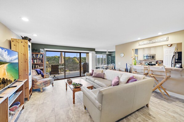 Smart TV - Beautiful San Clemente Beach Condo, Walking to the Sand (San Clemente)