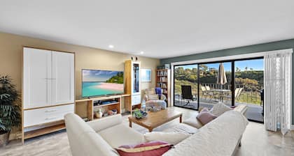 Beautiful San Clemente Beach Condo, Walking to the Sand