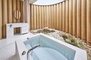 Signature Villa, 1 Bedroom, Jetted Tub, Partial Sea View | 1 bedroom, down duvets, pillow-top beds, in-room safe - Simose Art Garden Villa (Otake)