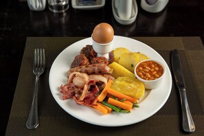 Tägliches Frühstücksbuffet (18 KES pro Person)