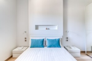 5 bedrooms, in-room safe, iron/ironing board, free WiFi