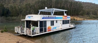 Lake Eildon Houseboat hire 