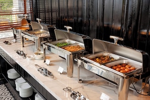 Free daily buffet breakfast