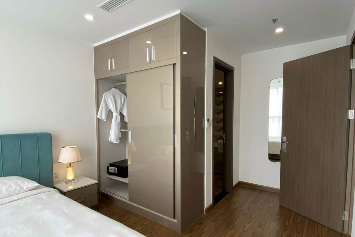 Apartamento premium, 3 quartos, vista para a cidade | 2 quartos, escrivaninha, cortinas blackout, quartos à prova de som