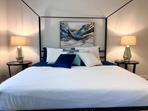 3 bedrooms, desk, iron/ironing board, free WiFi