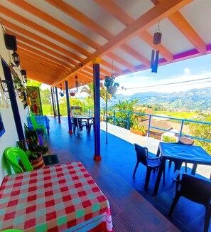 32-inch flat-screen TV with cable channels, Netflix, heated floors - JUHALU (Jericó)