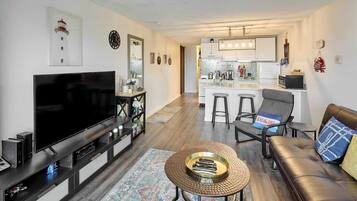 TV, fireplace, offices