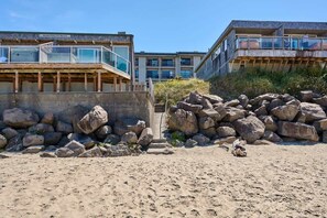 Exterior - Pet Friendly Condo. Ocean Views. Beach Access. (Lincoln City)