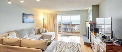 Televisión, reproductor de DVD y tenis de mesa