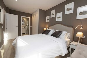 3 bedrooms, iron/ironing board, travel cot, free WiFi