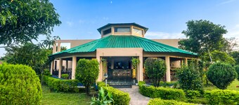 Tusk And Roar Resort Petfrindly Jungle Cottages