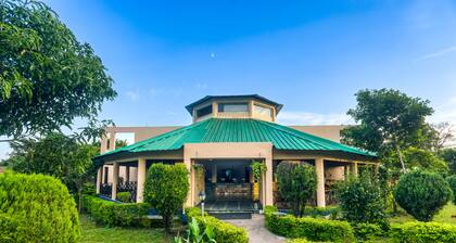 Tusk And Roar Resort Petfrindly Jungle Cottages