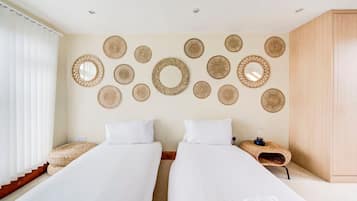 4 bedrooms, desk, iron/ironing board, Internet