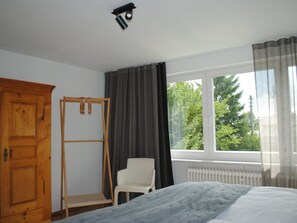 2 habitaciones, tabla de planchar con plancha y wifi gratis 