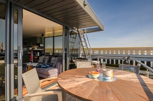 'Hausboot Seeadler Stralsund' mit Meerblick, privater Terrasse und Sauna