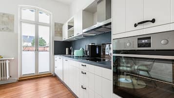 Kühlschrank, Ofen, Herdplatte, Geschirrspüler