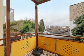Property grounds - Holiday Apartment "Eva Maria" with Balcony & Wi-Fi (Pforzheim)