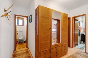 1 chambre, bureau, fer et planche à repasser, Wi-Fi gratuit