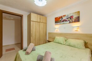 2 bedrooms, iron/ironing board, free WiFi, bed sheets