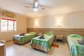 2 chambres, fer et planche à repasser, Wi-Fi gratuit, draps fournis