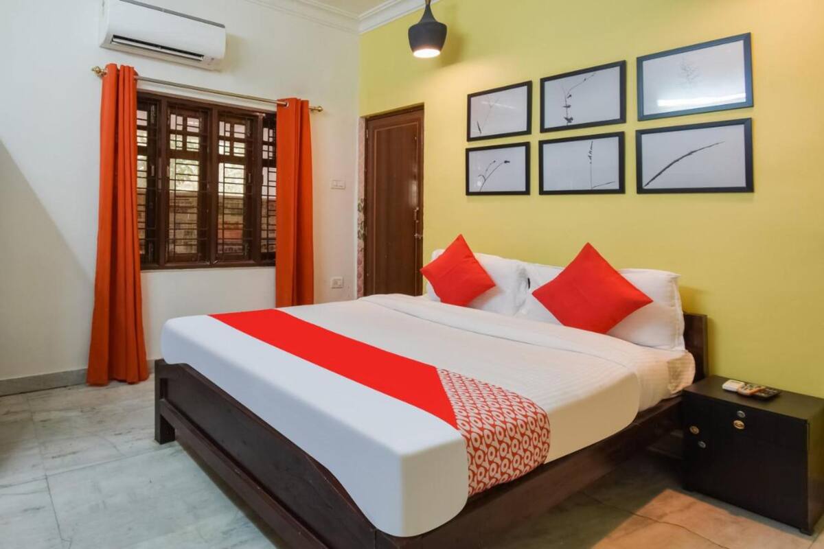 WiFi (free), bed sheets