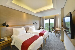 Deluxe Twin Room | In-room safe, blackout drapes, free WiFi